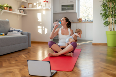 Breastfeeding and maternal hydration