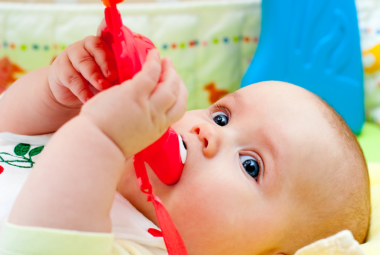Breastfeeding and infant teething