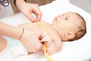 Breastfeeding and infant growth charts