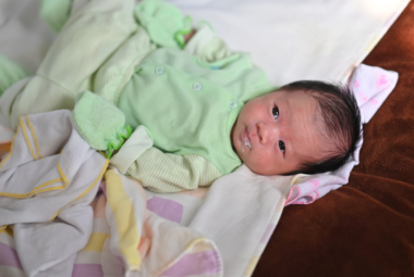 Breastfeeding and infant spit-up